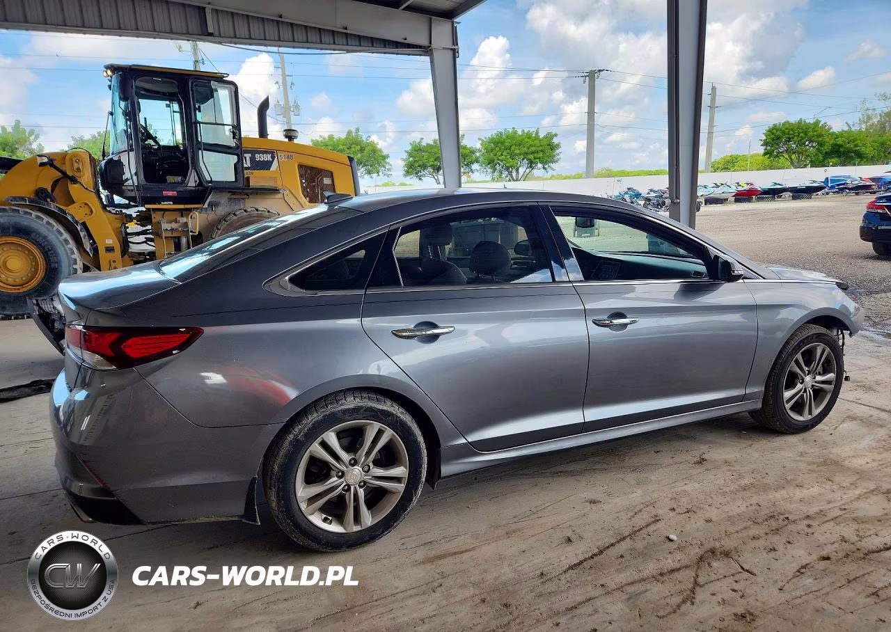 2018 Hyundai Sonata Limited VIN:5NPE34AF5JH718851 - 3