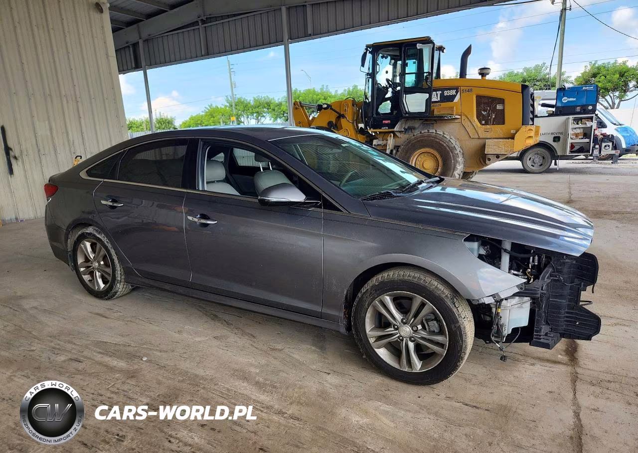 2018 Hyundai Sonata Limited VIN:5NPE34AF5JH718851 - 4