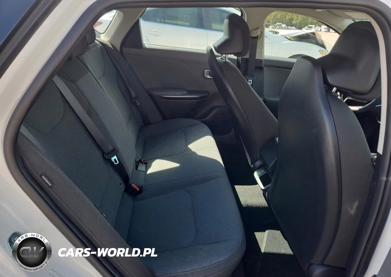 2025 Kia K4 Lxs VIN:3KPFT4DE3SE064915 - 10
