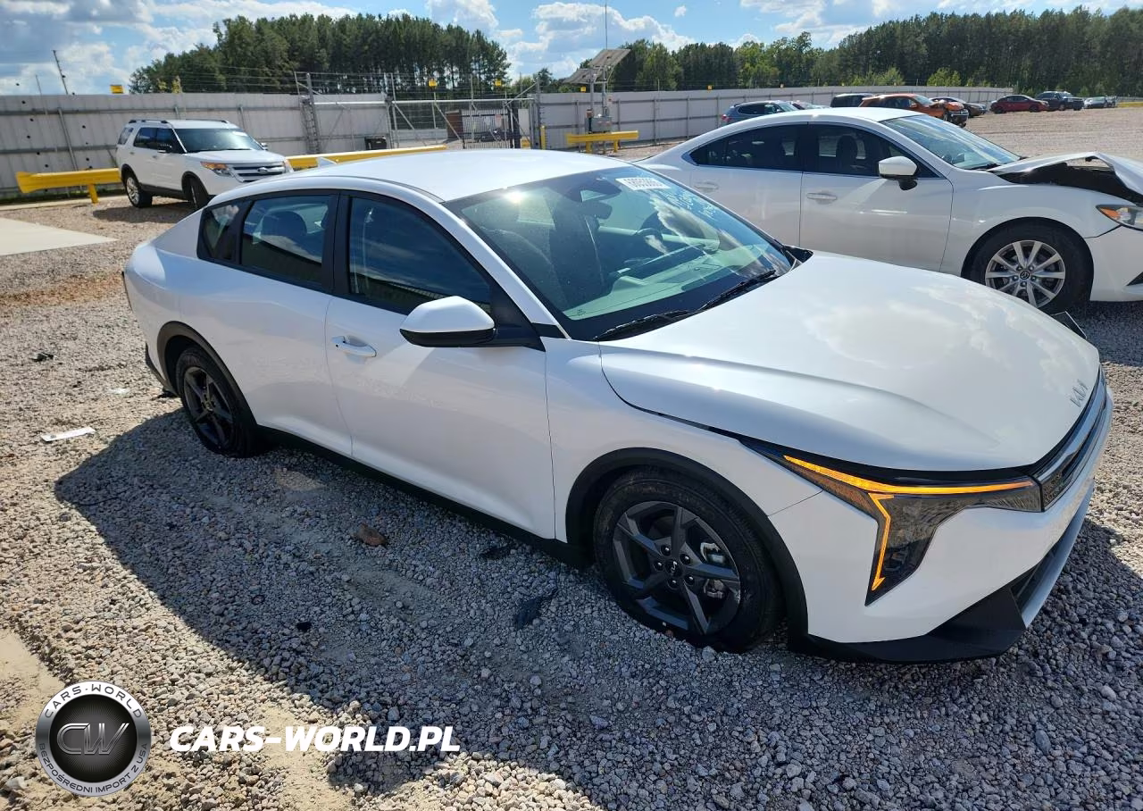 2025 Kia K4 Lxs VIN:3KPFT4DE3SE064915 - 4