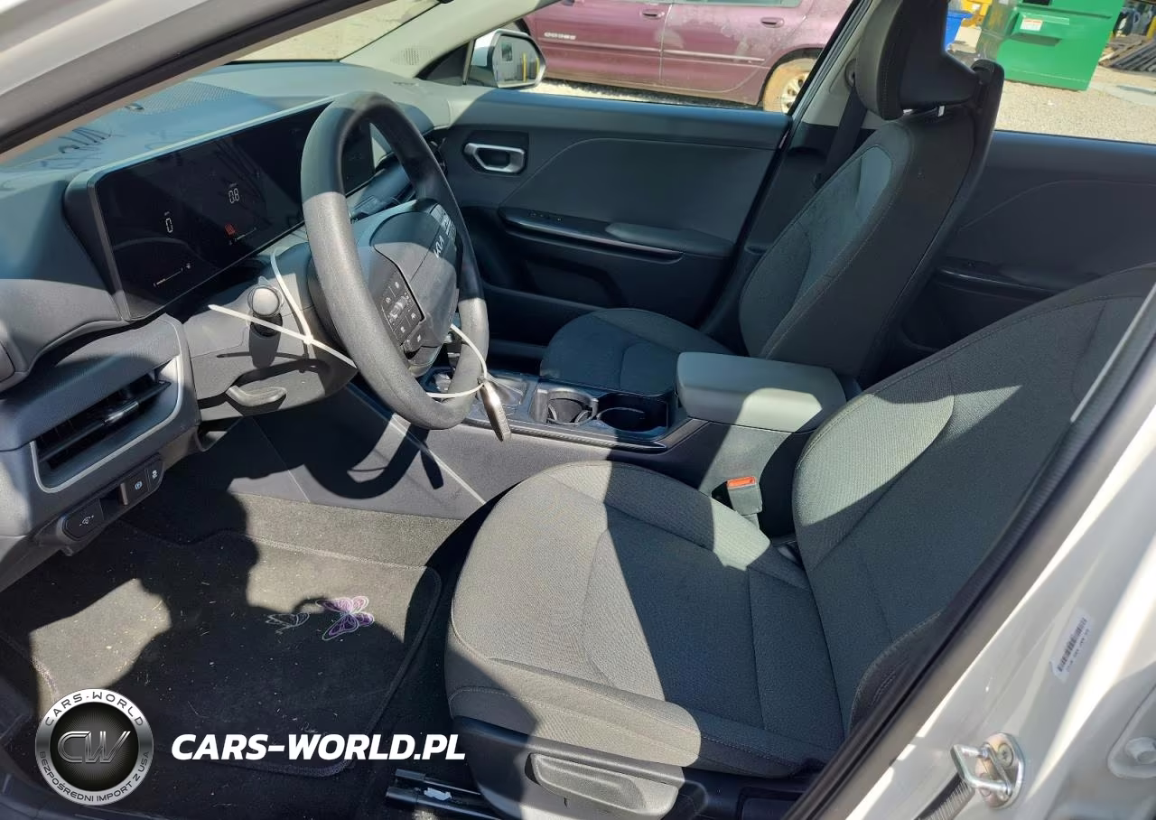 2025 Kia K4 Lxs VIN:3KPFT4DE3SE064915 - 7