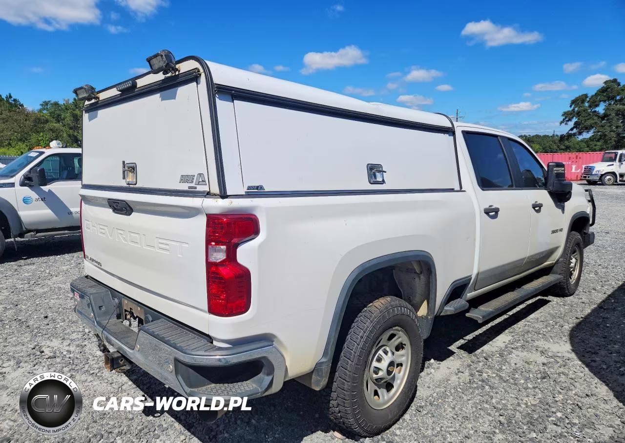 2020 Chevrolet Silverado K3500 VIN:1GC4YSEY2LF301097 - 3