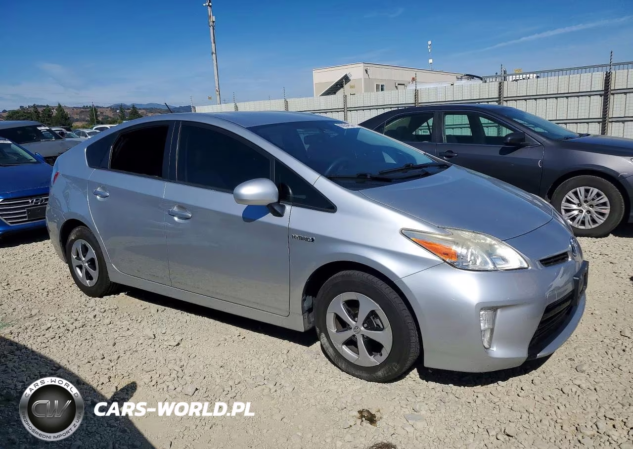 2012 Toyota Prius Two VIN:JTDKN3DU3C5437748 - 4