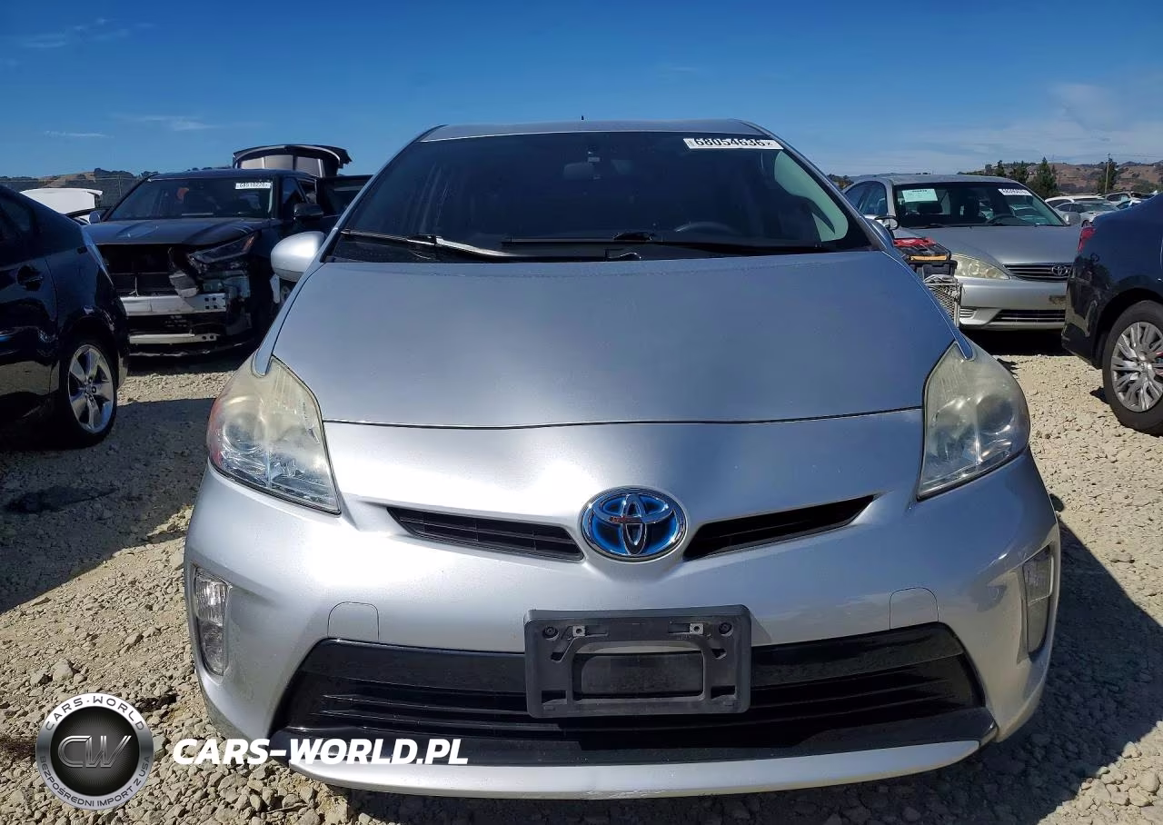 2012 Toyota Prius Two VIN:JTDKN3DU3C5437748 - 5