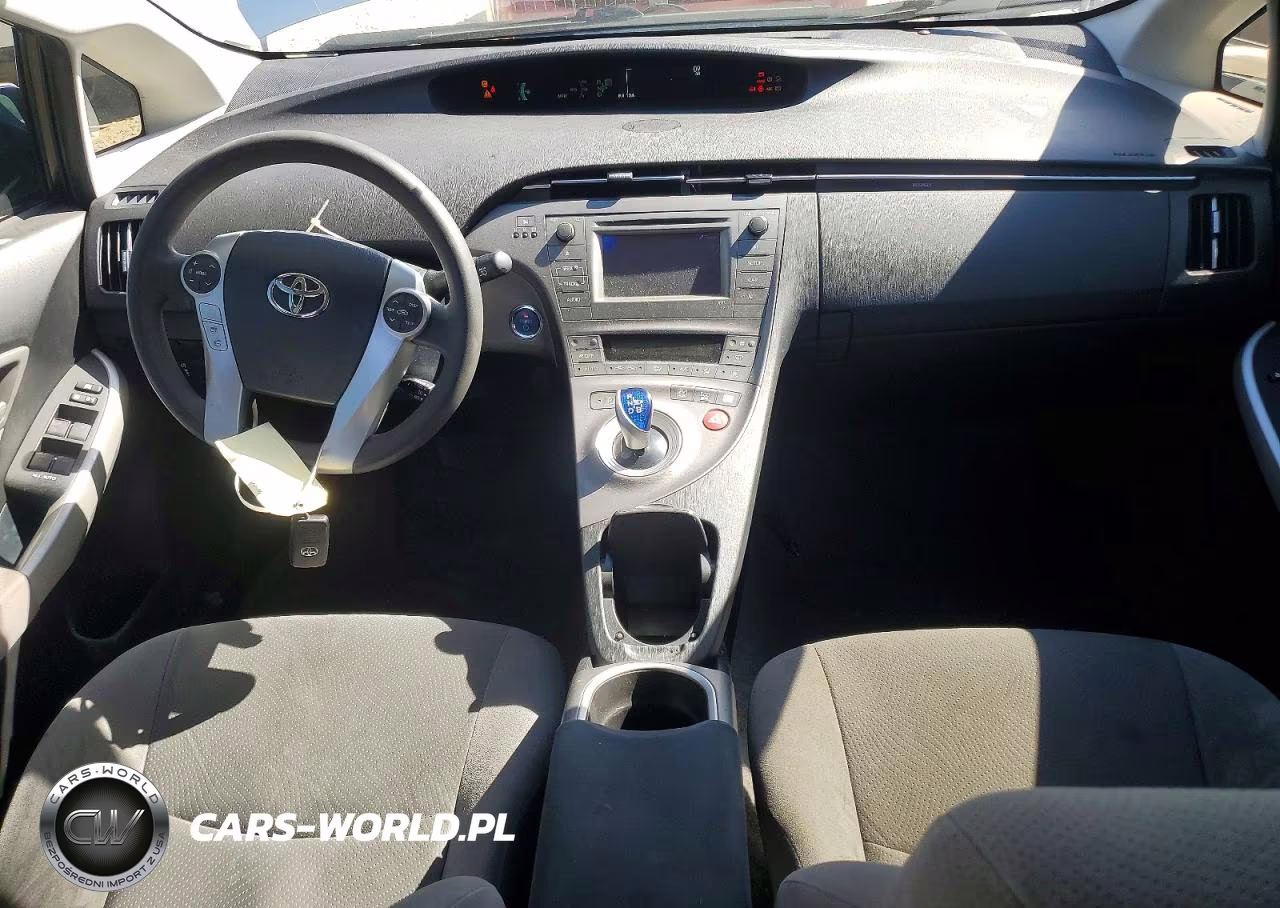 2012 Toyota Prius Two VIN:JTDKN3DU3C5437748 - 8