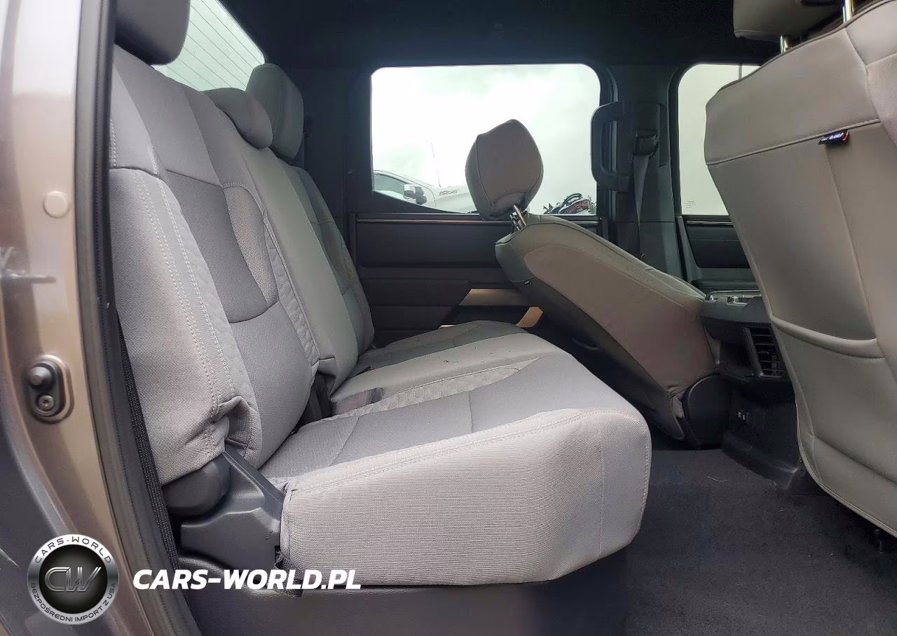 2025 Toyota Tundra Sr5 VIN:5TFLA5DB5SX240433 - 10