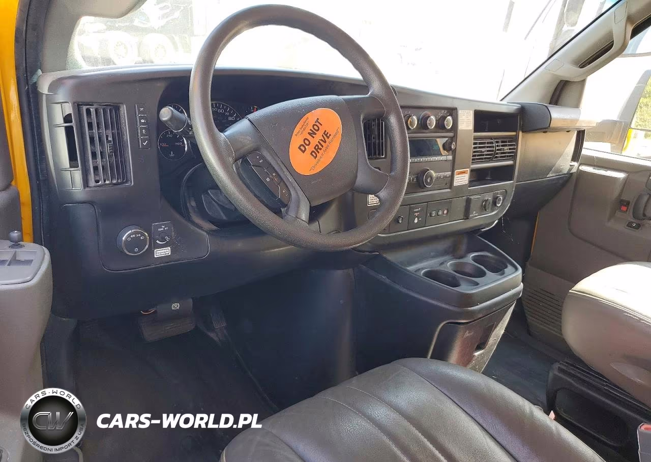 2022 GMC Savana Box Truck VIN:7GZ37TC71NN010942 - 8