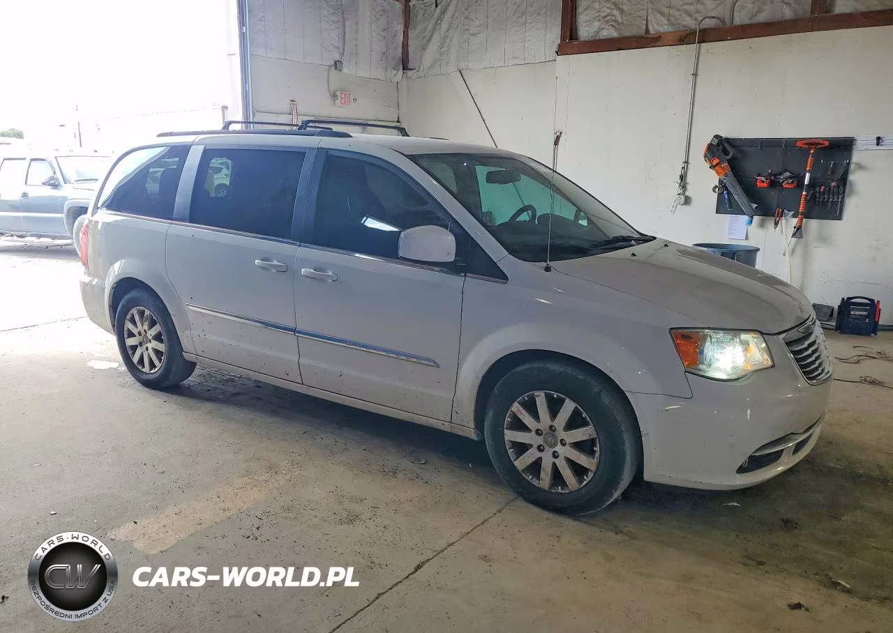 2015 Chrysler Town & Country Touring VIN:2C4RC1BG4FR695919 - 4