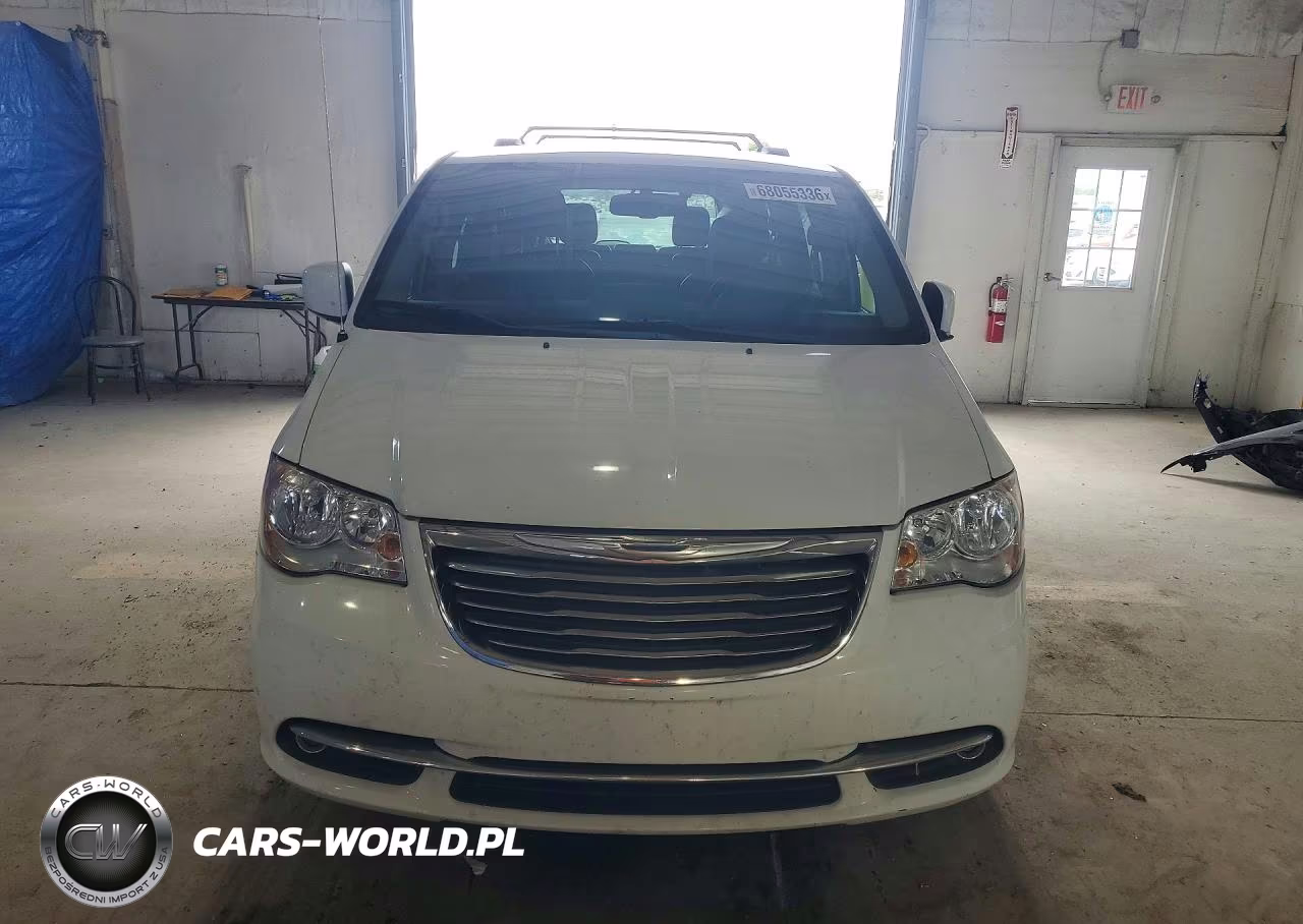 2015 Chrysler Town & Country Touring VIN:2C4RC1BG4FR695919 - 5