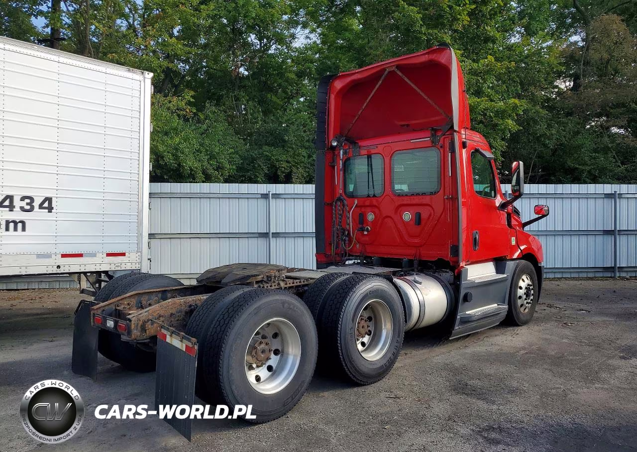 2020 Freightliner Cascadia 126 Semi Truck VIN:1FUJHLDR8LLLY1535 - 3