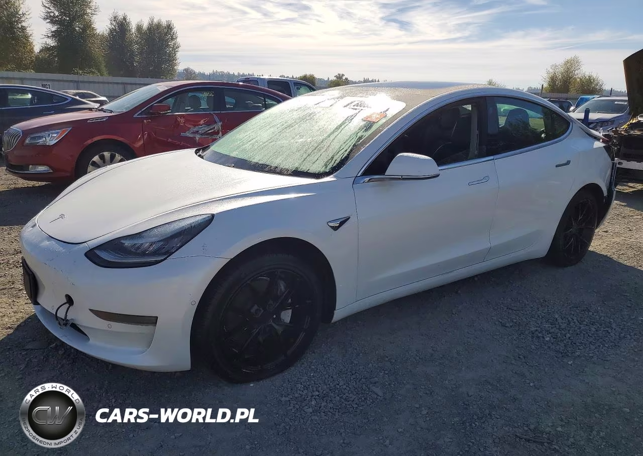 2020 Tesla Model 3 – zdjęcie 1 z 12