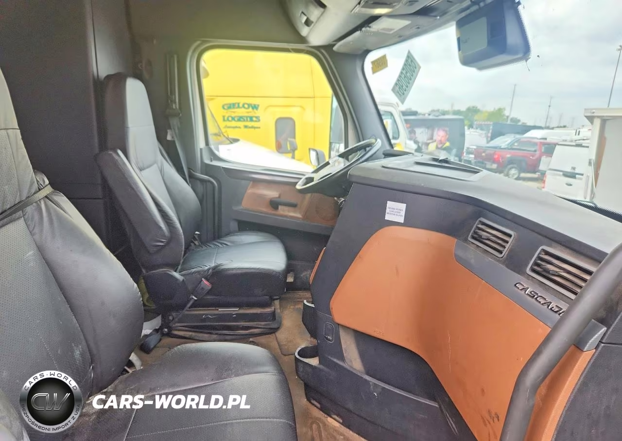 2020 Freightliner Cascadia 126 Semi Truck VIN:3AKJHHDR5LSMD6987 - 13