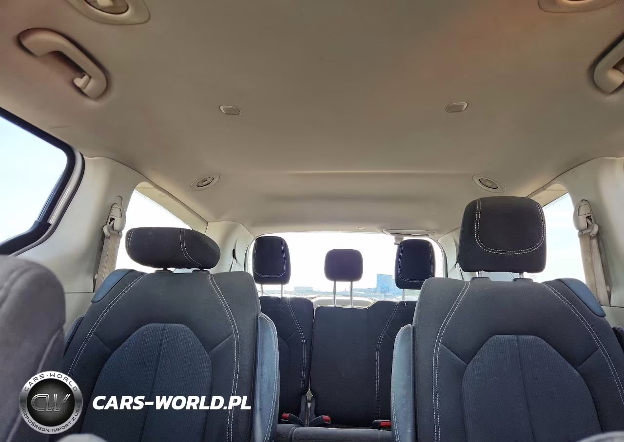 2022 Chrysler Voyager Lx VIN:2C4RC1CG9NR203687 - 10