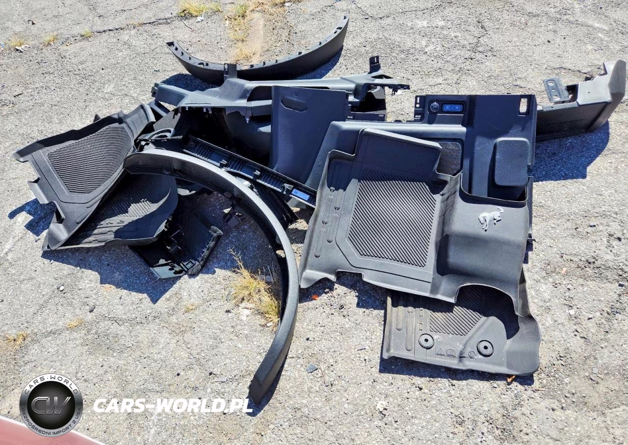 2025 Ford Bronco Big Bend VIN:1FMDE7BH1SLB73764 - 13