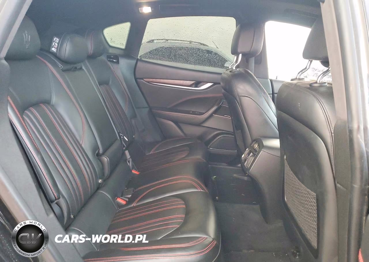 2017 Maserati Levante S Luxury VIN:ZN661YUL4HX233102 - 10