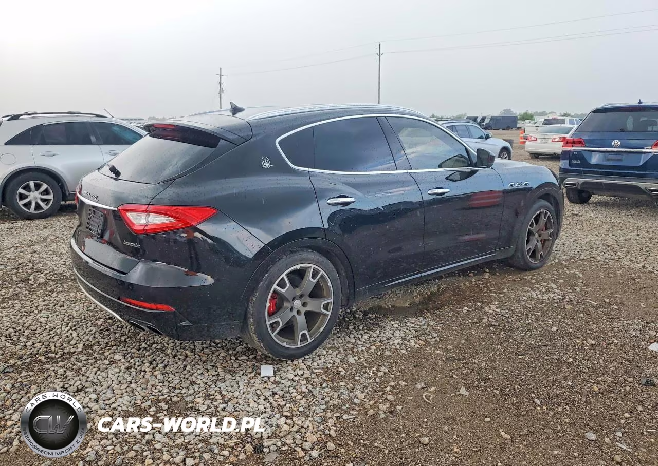 2017 Maserati Levante S Luxury VIN:ZN661YUL4HX233102 - 3