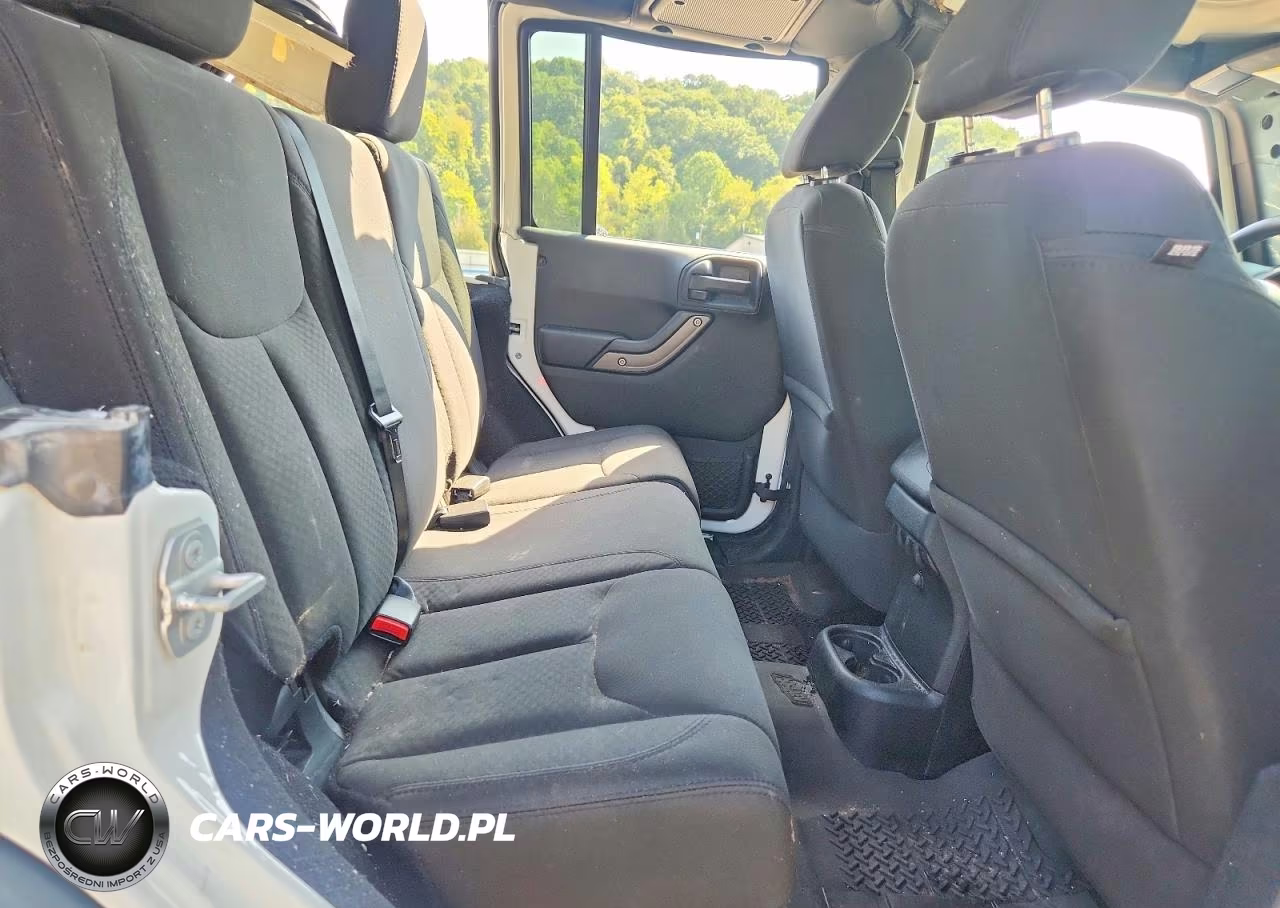 2015 Jeep Wrangler Unlimited Sport VIN:1C4HJWDG5FL515724 - 11