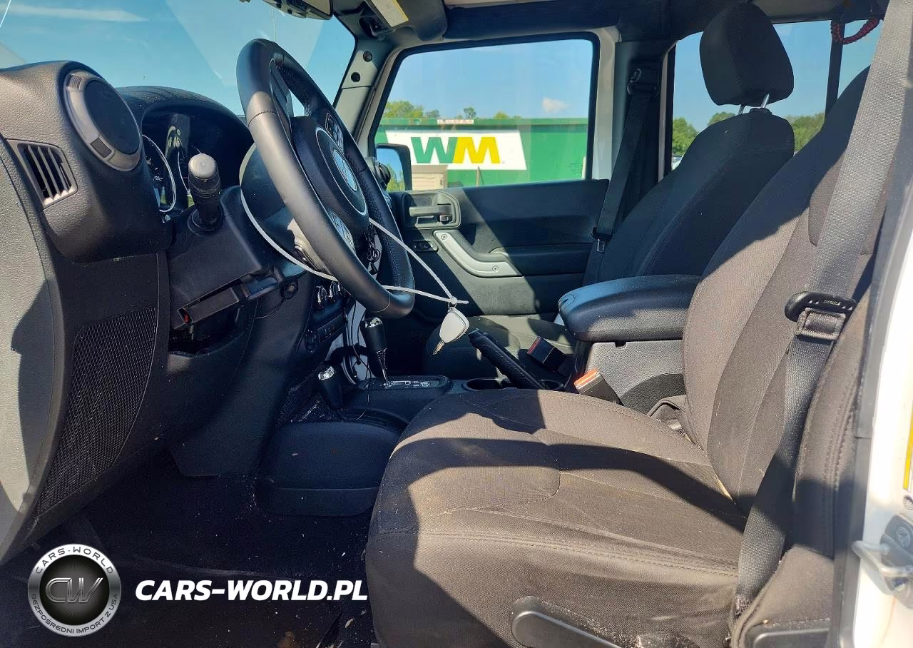 2015 Jeep Wrangler Unlimited Sport VIN:1C4HJWDG5FL515724 - 7