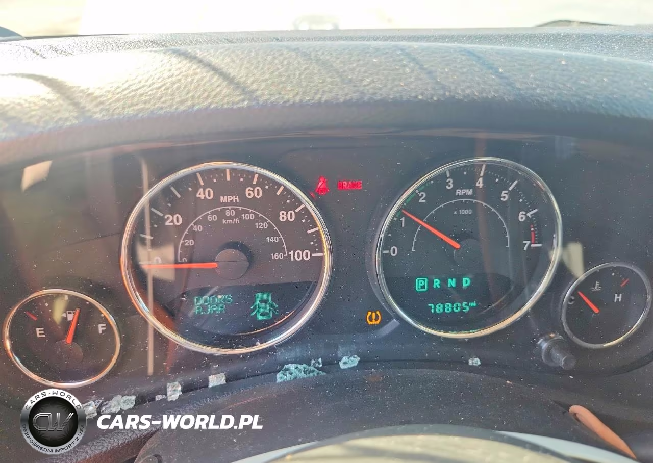 2015 Jeep Wrangler Unlimited Sport VIN:1C4HJWDG5FL515724 - 9