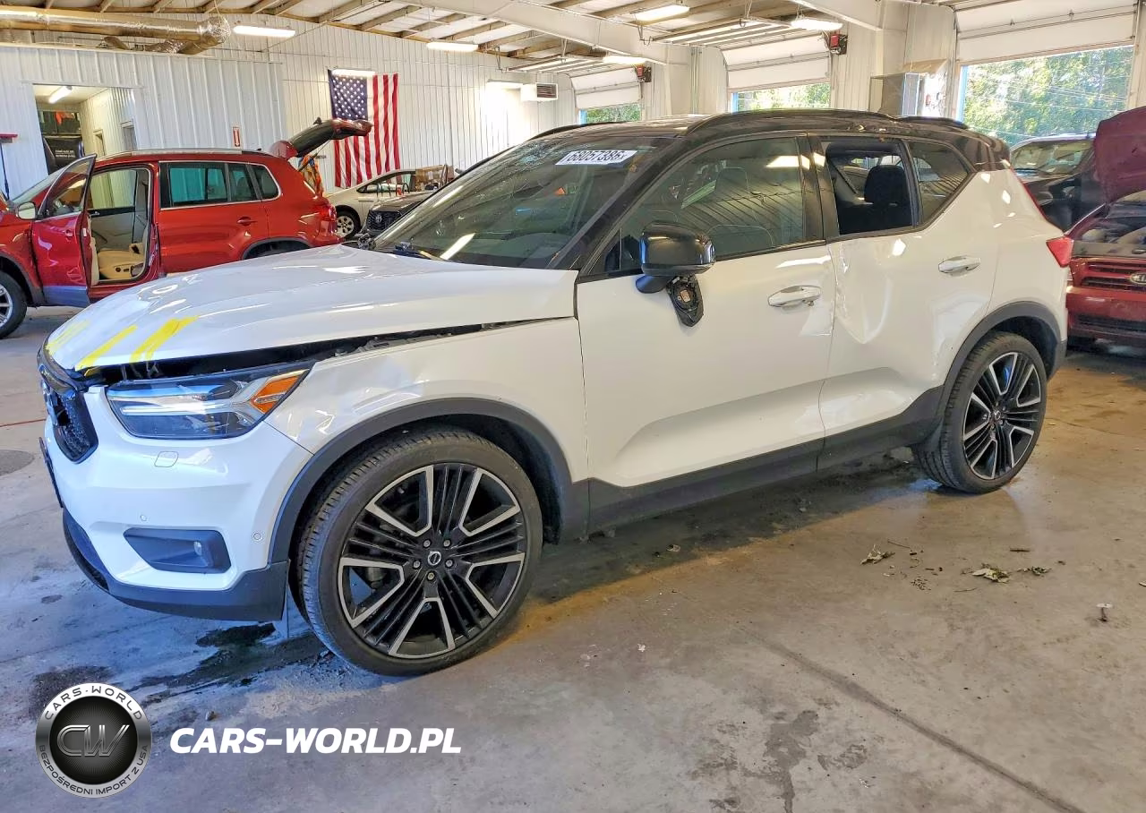 2021 Volvo Xc40 T5 R-Design VIN:YV4162UM5M2461391 - 1