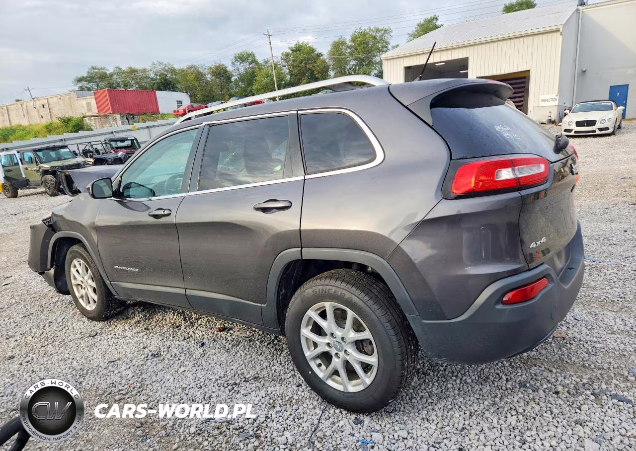 2015 Jeep Cherokee Latitude VIN:1C4PJMCB3FW571813 - 2