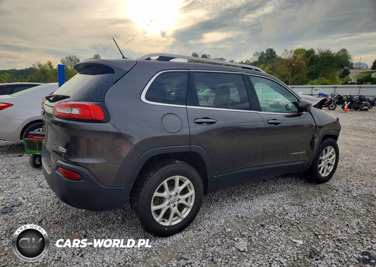 2015 Jeep Cherokee Latitude VIN:1C4PJMCB3FW571813 - 3