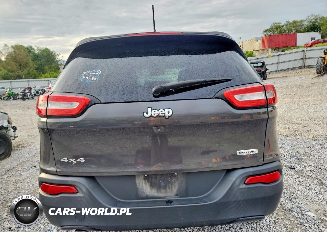 2015 Jeep Cherokee Latitude VIN:1C4PJMCB3FW571813 - 6