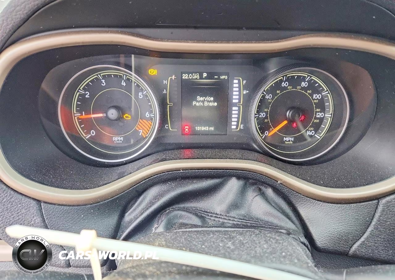 2015 Jeep Cherokee Latitude VIN:1C4PJMCB3FW571813 - 9
