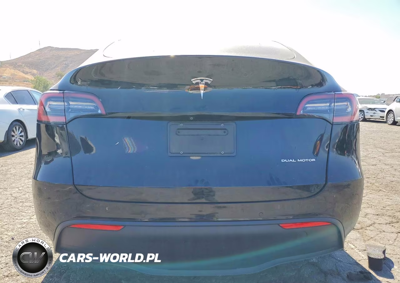 2020 Tesla Model Y VIN:5YJYGDEE3LF051556 - 6