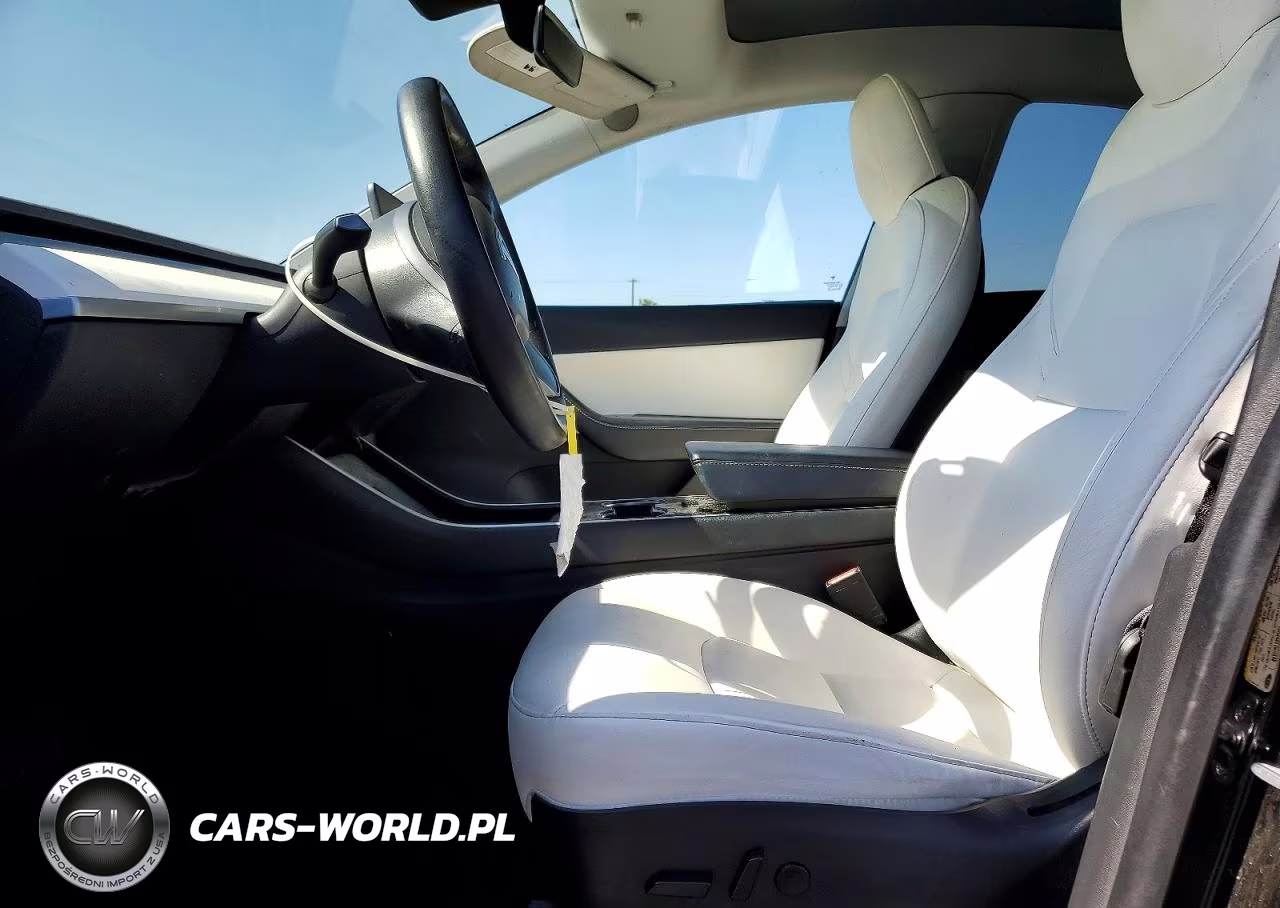 2020 Tesla Model Y VIN:5YJYGDEE3LF051556 - 7