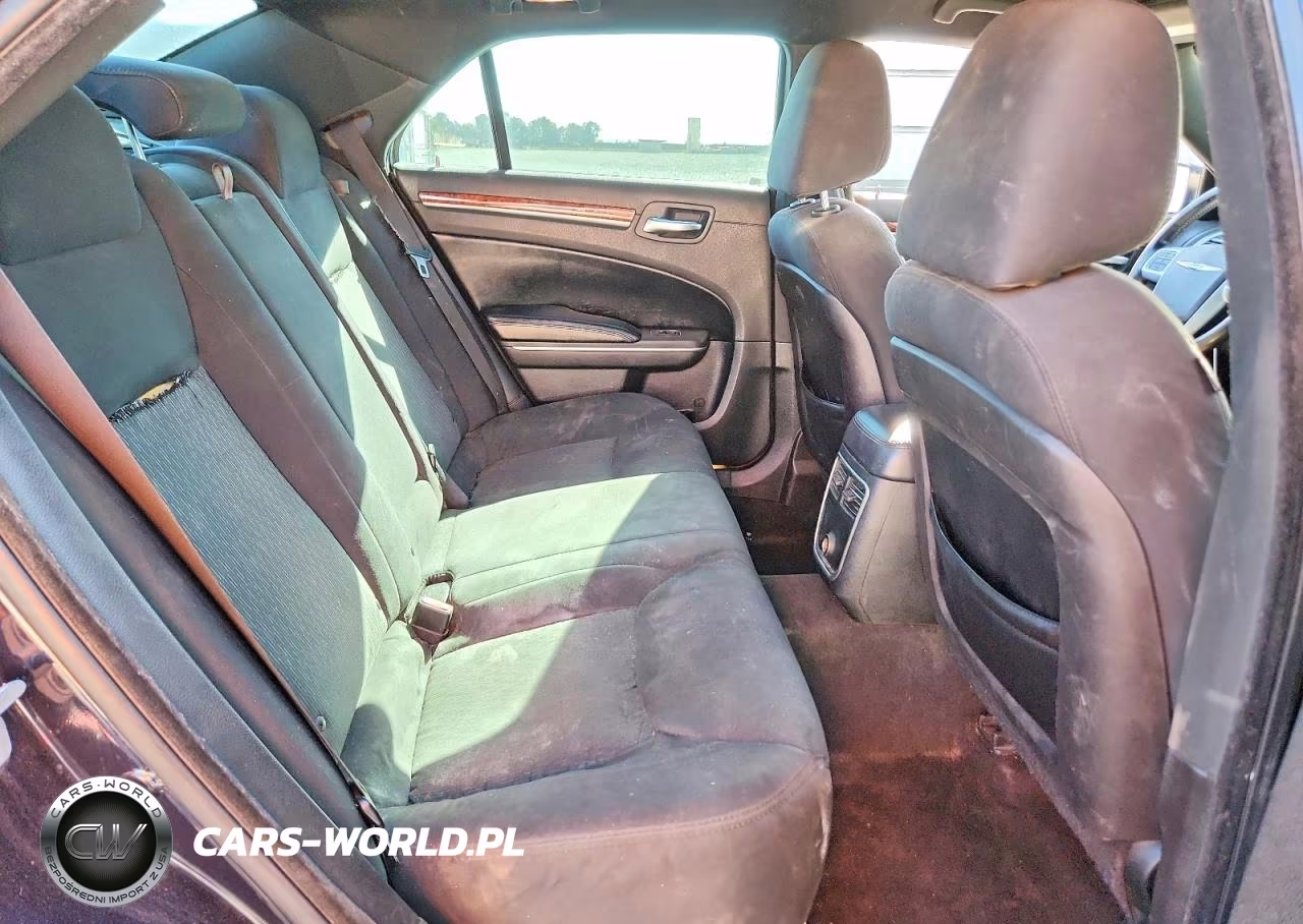 2012 Chrysler 300 VIN:2C3CCAAG0CH272932 - 10