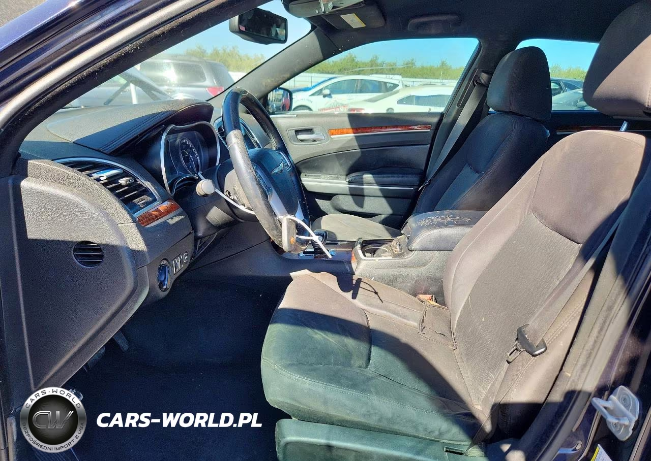 2012 Chrysler 300 VIN:2C3CCAAG0CH272932 - 7