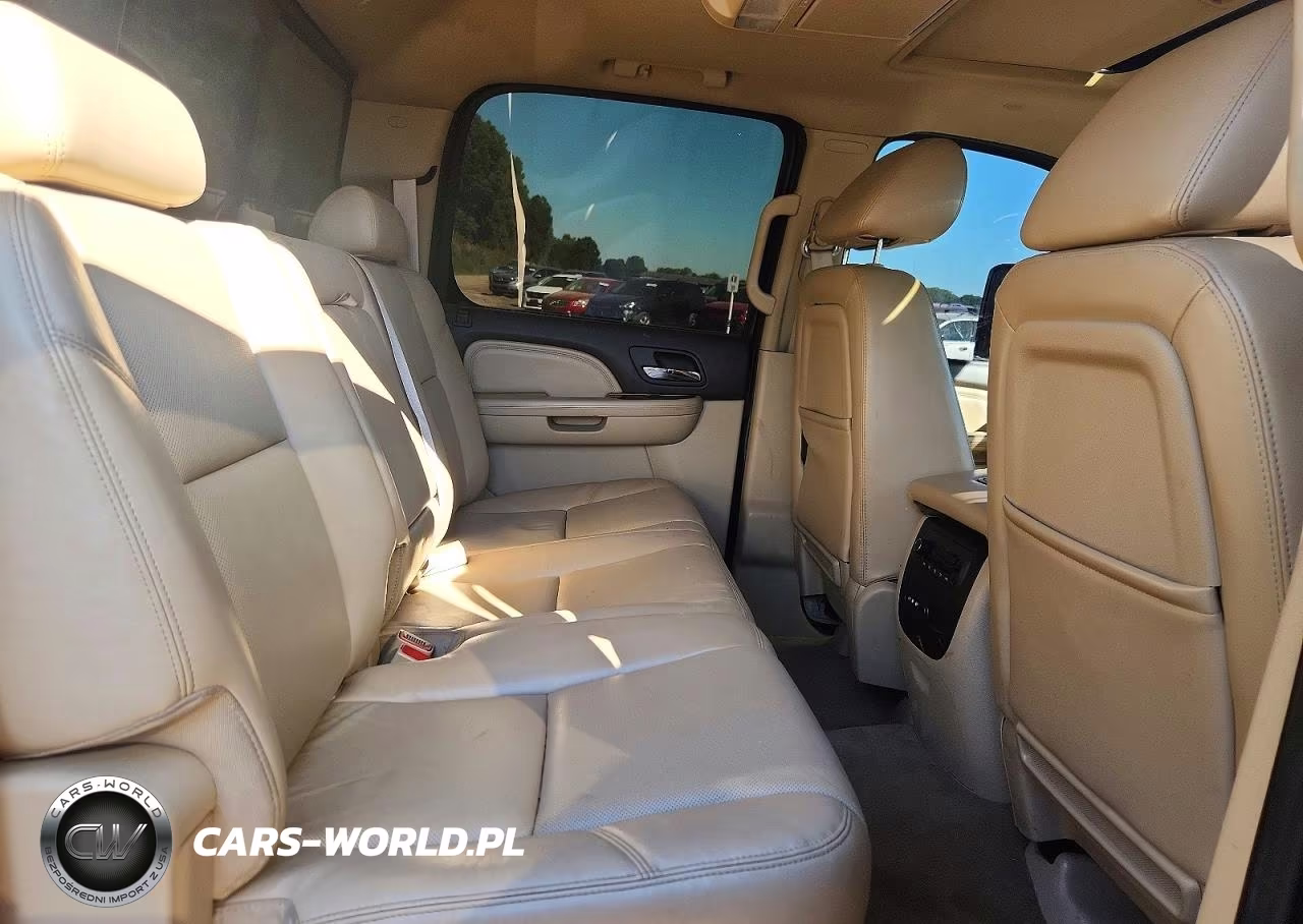 2011 GMC Sierra K3500 Denali VIN:1GT426C86BF181802 - 10