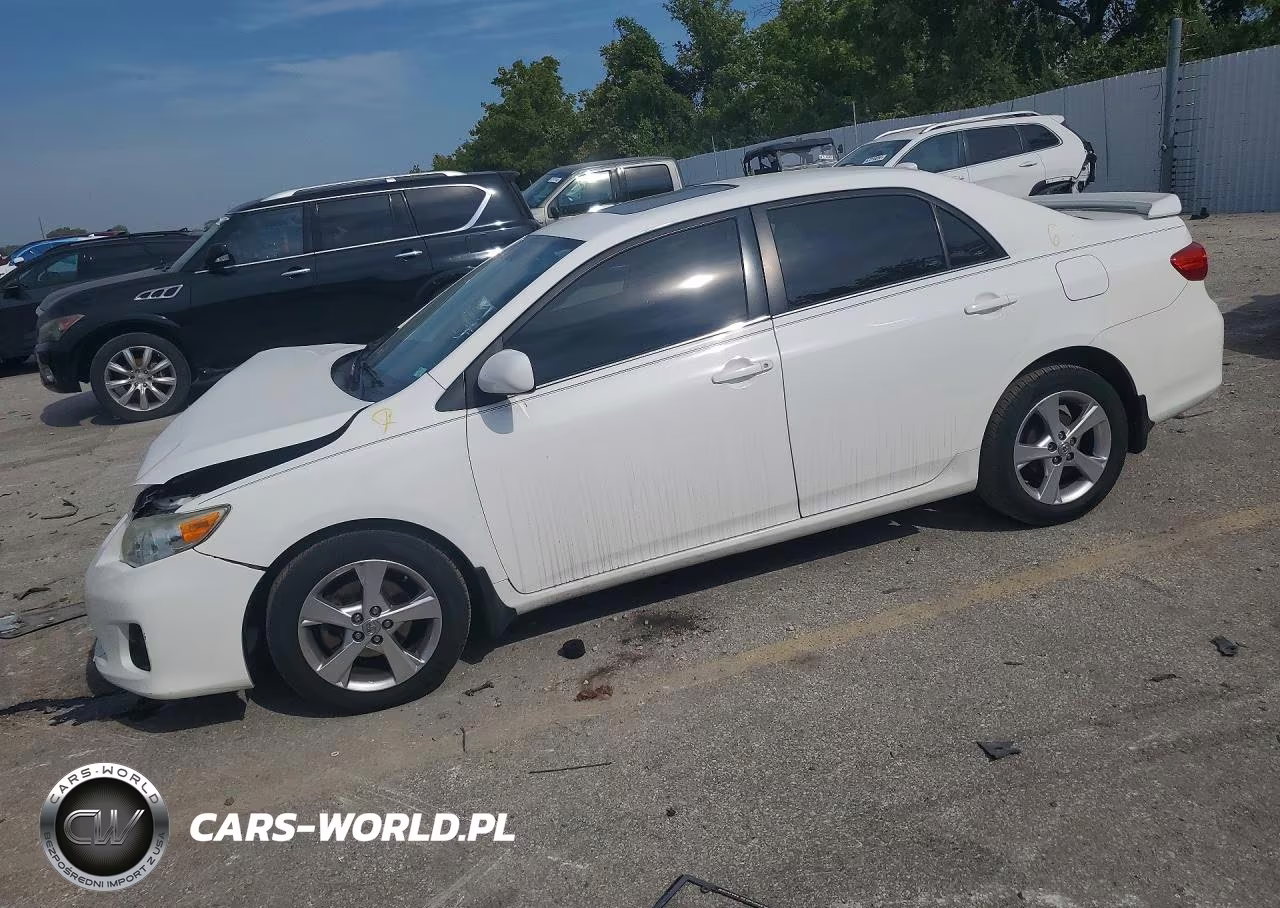 2013 Toyota Corolla Le – zdjęcie 1 z 12