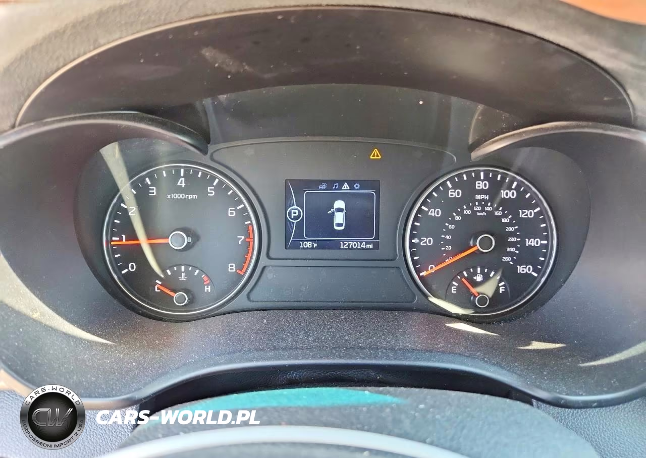 2018 Kia Optima Lx VIN:5XXGT4L31JG271667 - 9