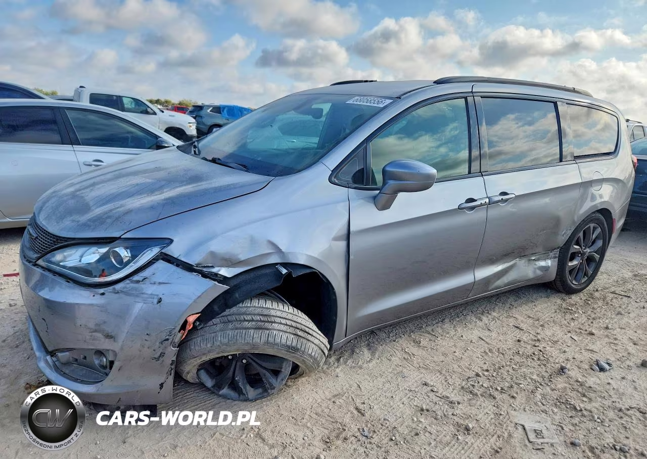 2018 Chrysler Pacifica Touring L Plus – zdjęcie 1 z 13