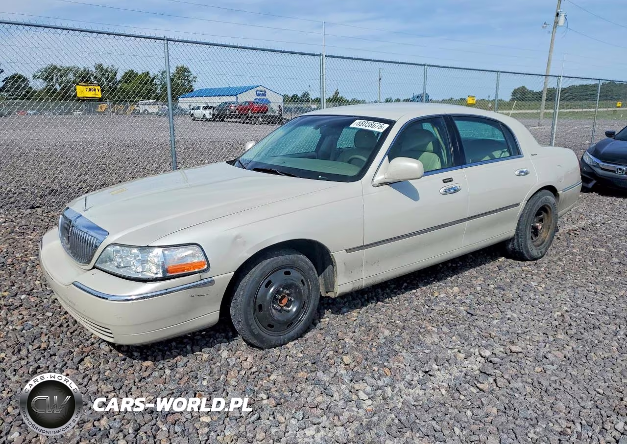 2005 Lincoln Town Car Signature