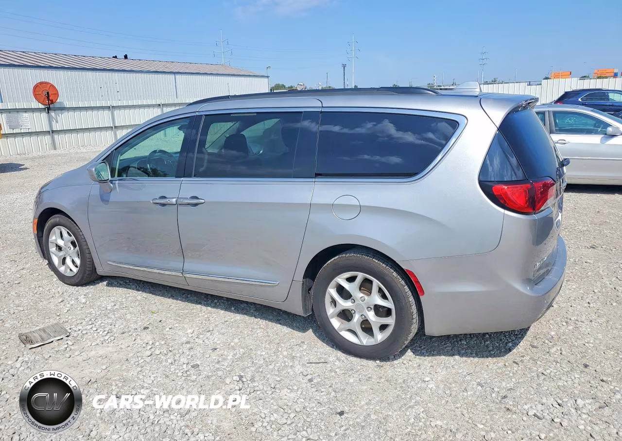 2017 Chrysler Pacifica Touring L VIN:2C4RC1BG2HR816479 - 2