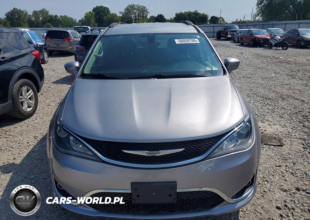 2017 Chrysler Pacifica Touring L VIN:2C4RC1BG2HR816479 - 5