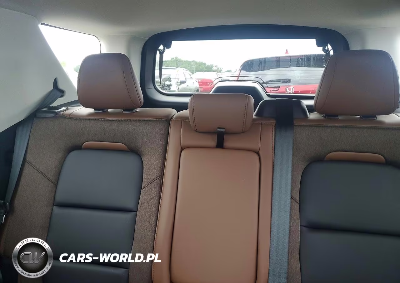 2025 Ford Bronco Sport Outer Banks VIN:3FMCR9CN0SRF01452 - 10