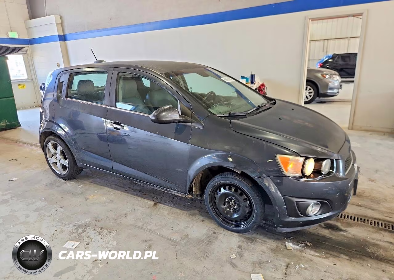 2015 Chevrolet Sonic Ltz VIN:1G1JE6SB1F4142102 - 4
