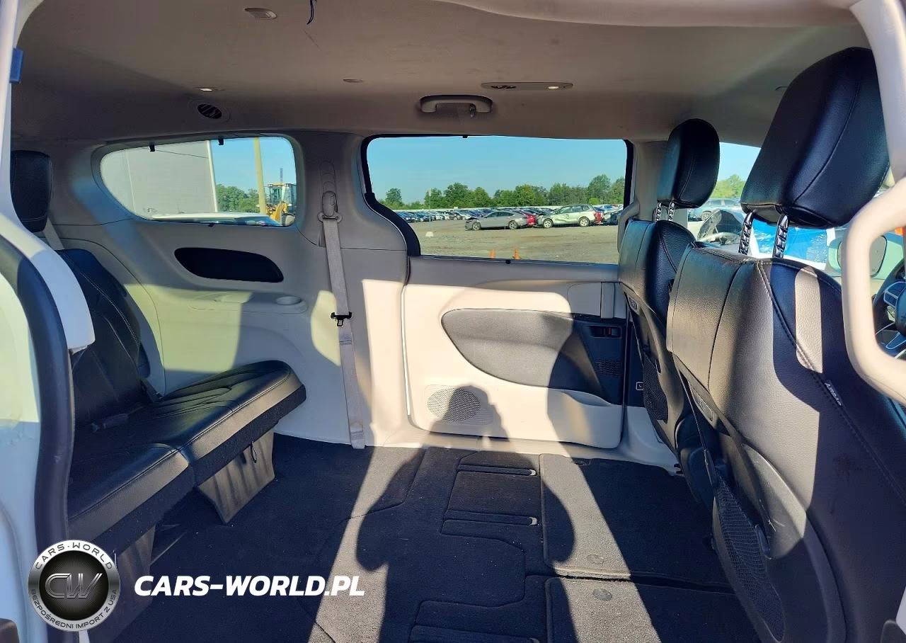 2022 Chrysler Pacifica Touring L VIN:2C4RC1BG6NR170780 - 11