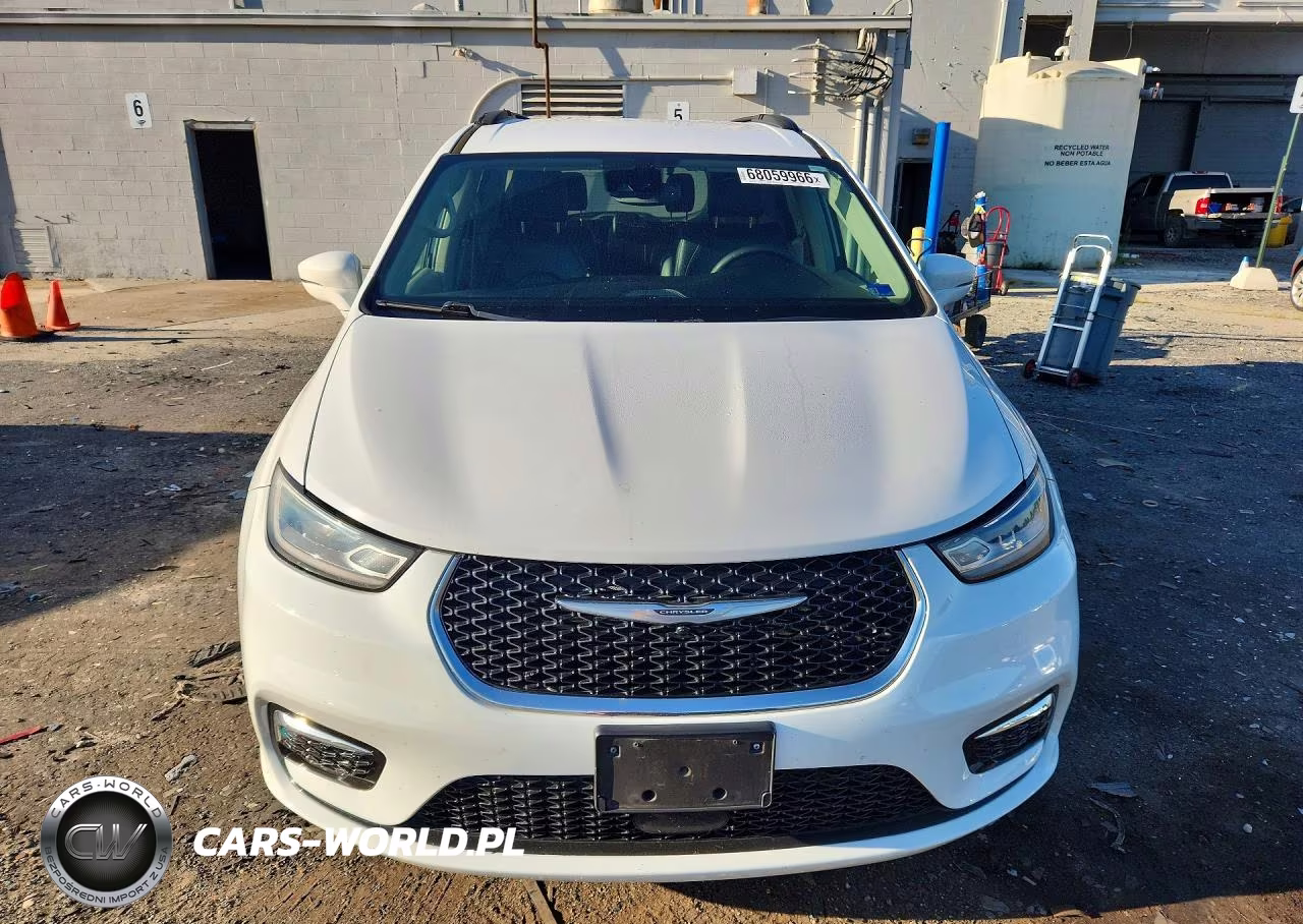 2022 Chrysler Pacifica Touring L VIN:2C4RC1BG6NR170780 - 5
