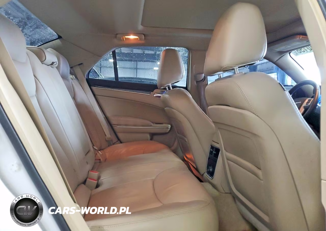 2014 Chrysler 300 VIN:2C3CCARG5EH283223 - 10