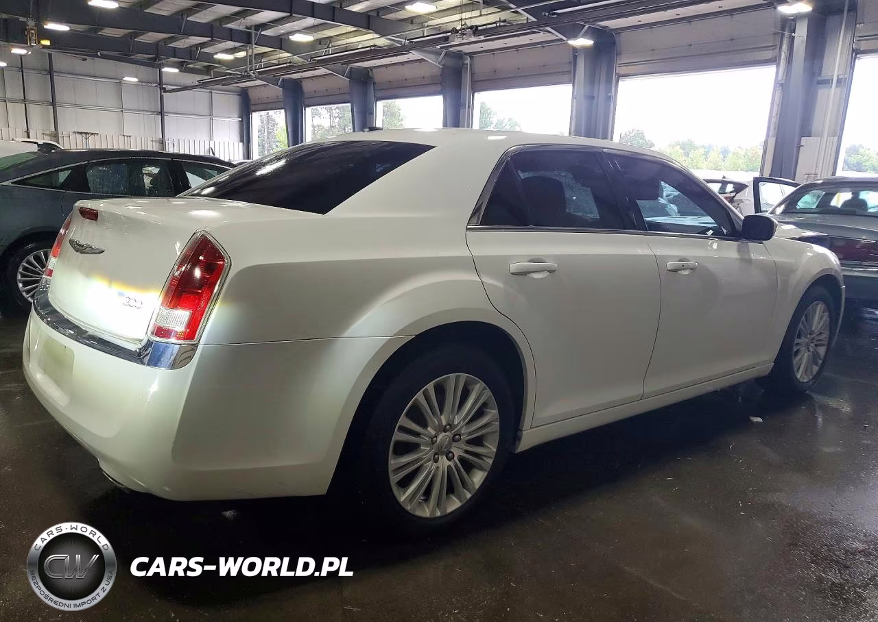 2014 Chrysler 300 VIN:2C3CCARG5EH283223 - 3