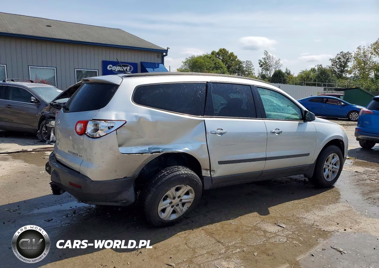 2012 Chevrolet Traverse Ls VIN:1GNKRFED8CJ362497 - 3