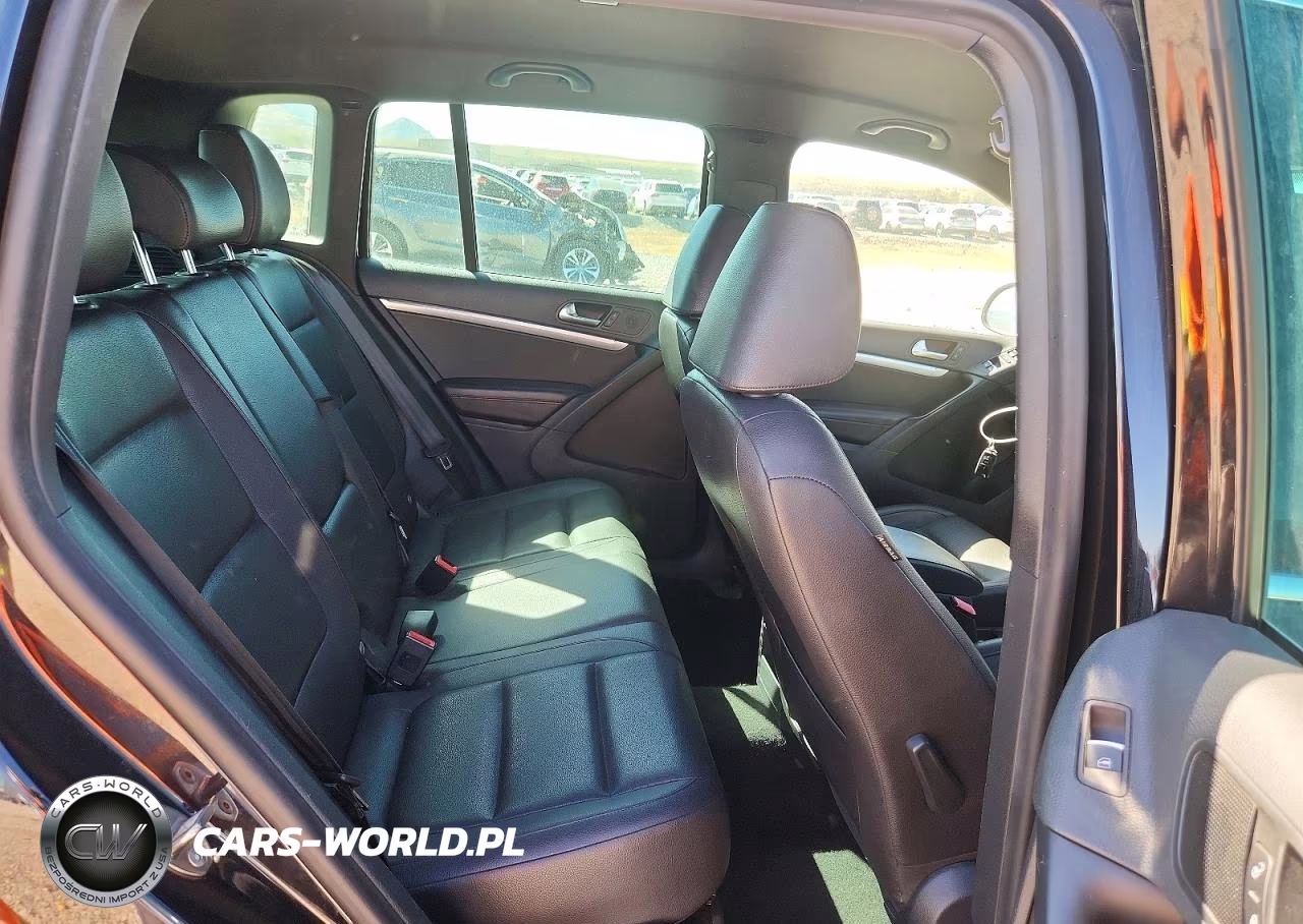2016 Volkswagen Tiguan S VIN:WVGBV7AX1GW607462 - 10