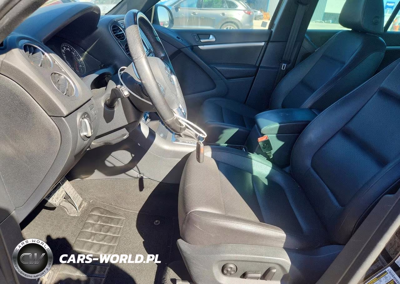 2016 Volkswagen Tiguan S VIN:WVGBV7AX1GW607462 - 7