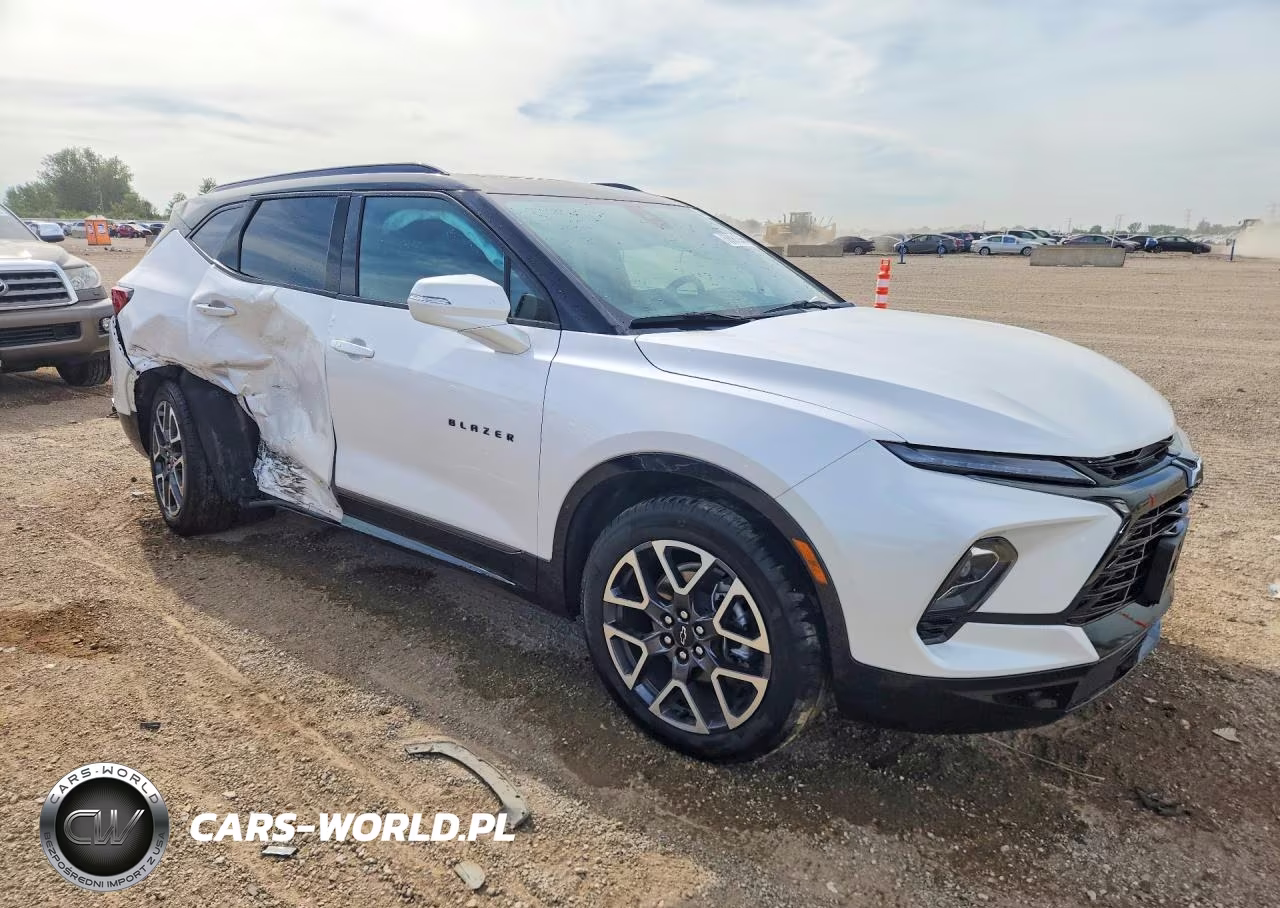 2025 Chevrolet Blazer Rs VIN:3GNKBKRS4SS104111 - 4