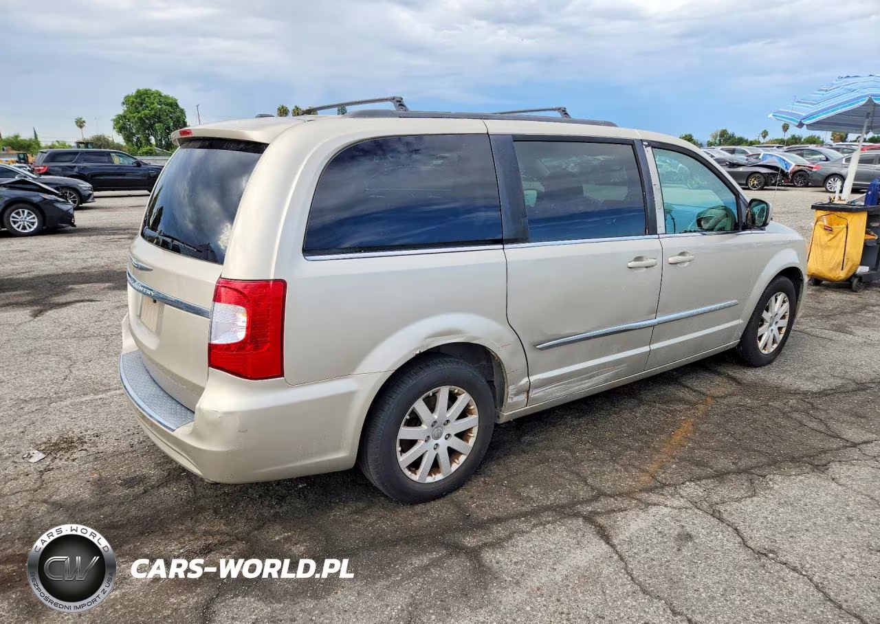 2013 Chrysler Town & Country Touring VIN:2C4RC1BG5DR741707 - 3